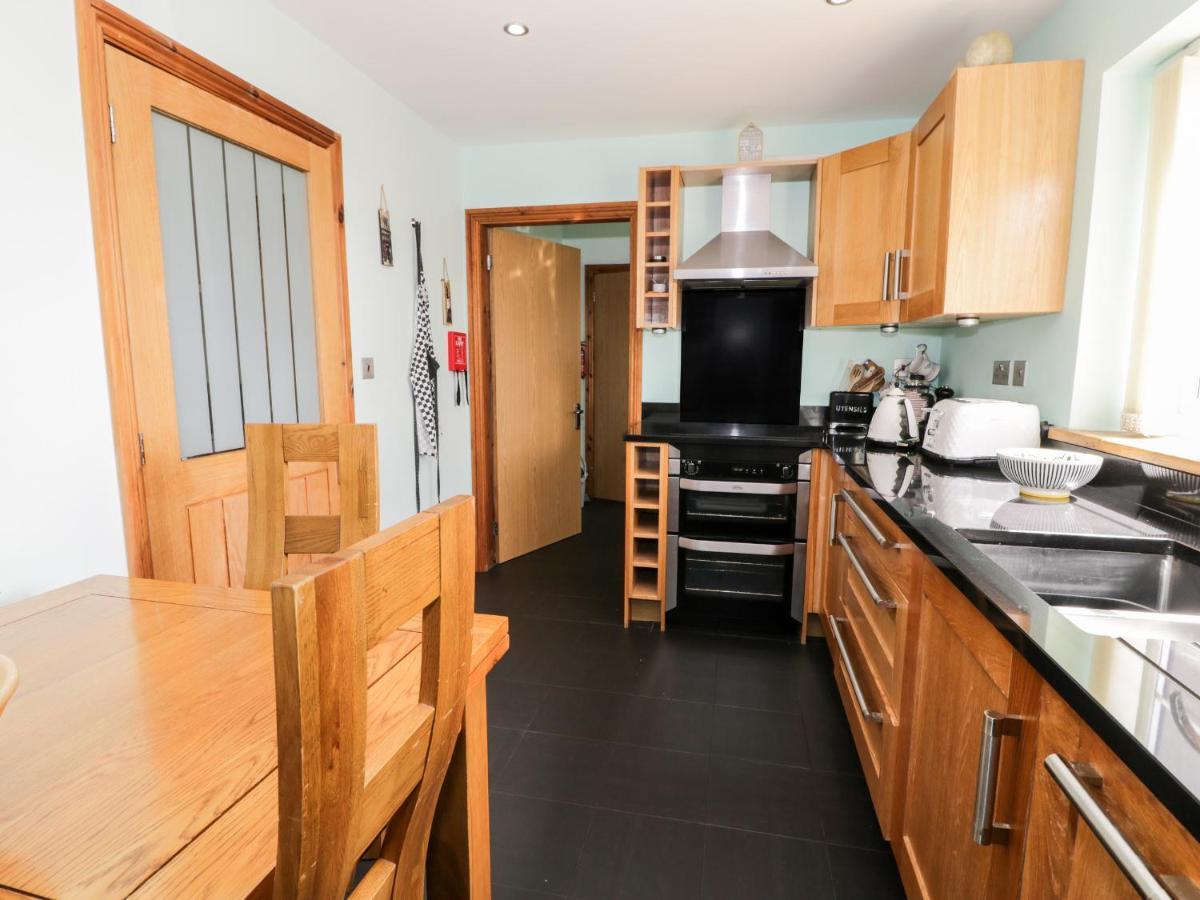 6 Stad Yr Ysgol Blaenau Ffestiniog Buitenkant foto